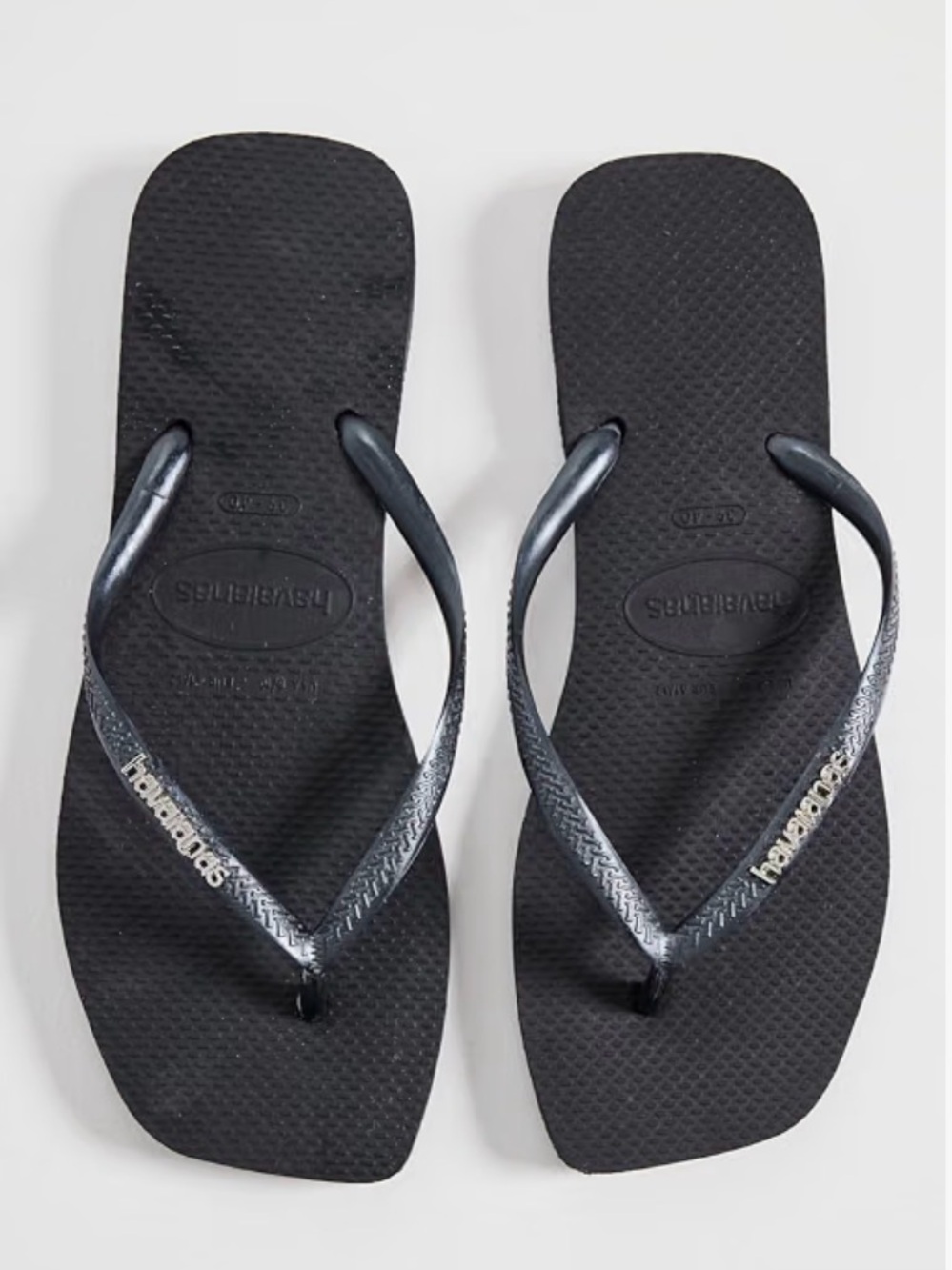 Havaianas Women's Slim Flip Sandals in Black Size 33/34 BR - 3/4 Y US - Picture 2 of 5
